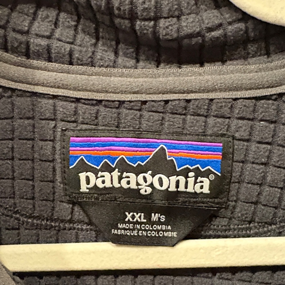 Patagonia Men's Dark Gray Pullover Jacket - Picture 3 of 5